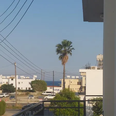 Tatianas Sea View *