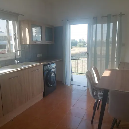Tatianas Sea View Apartman *